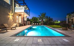 Petronila Luxury Villa With Heated Private Pool